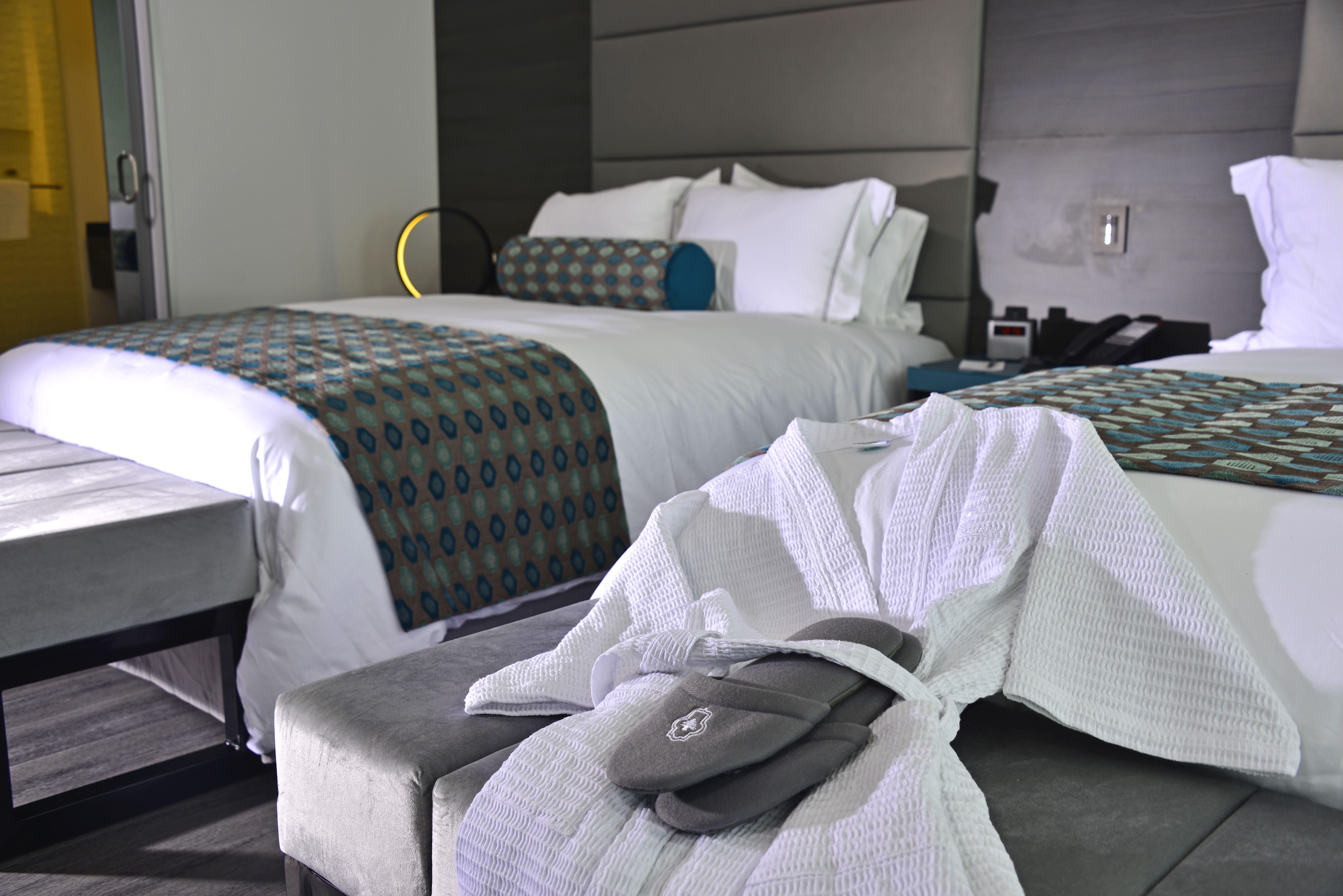 Baruk Guadalajara Hotel De Autor Kültér fotó A room at the Hilton Garden Inn in San Francisco