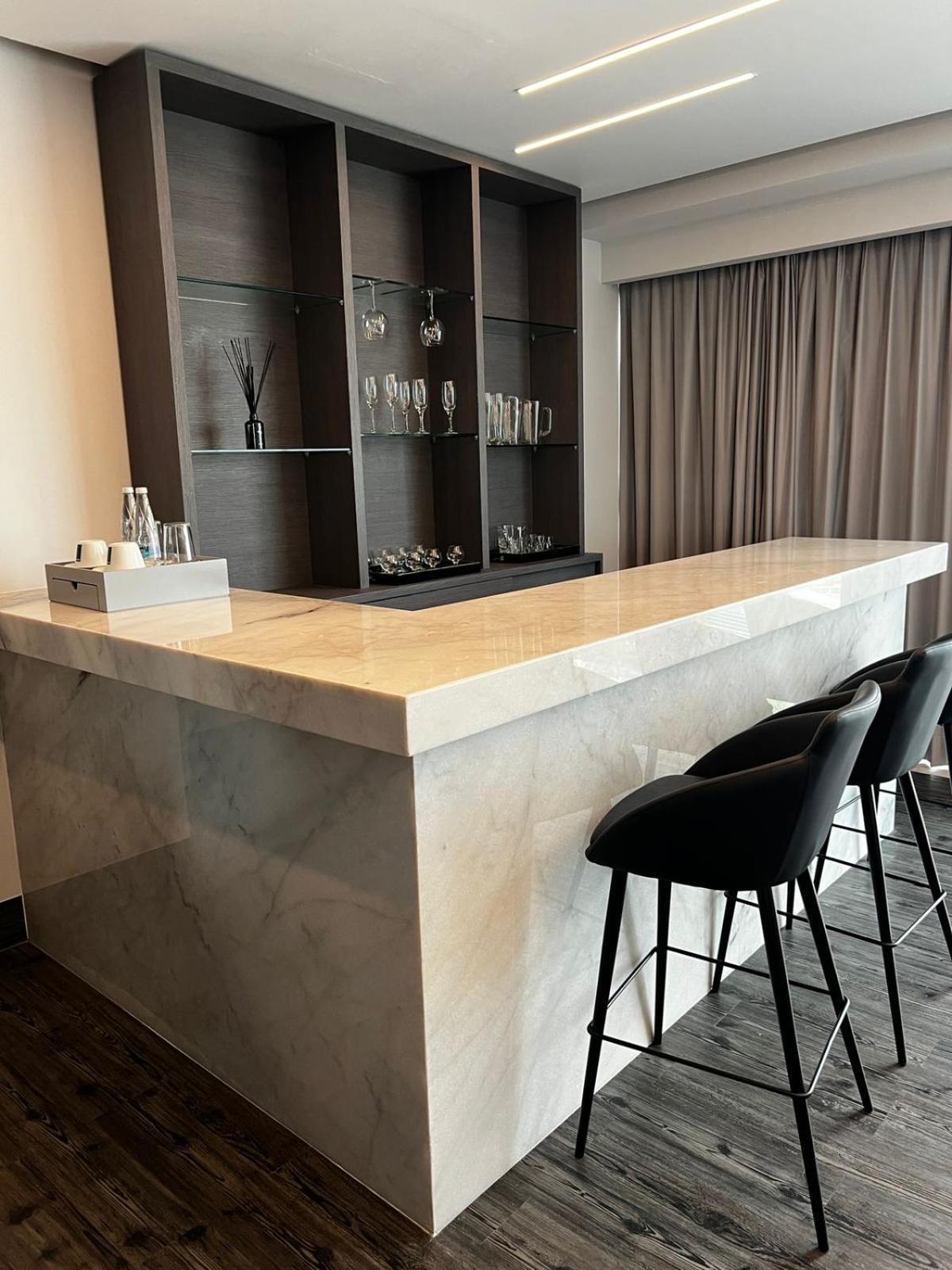 Baruk Guadalajara Hotel De Autor Kültér fotó A bar in a private home