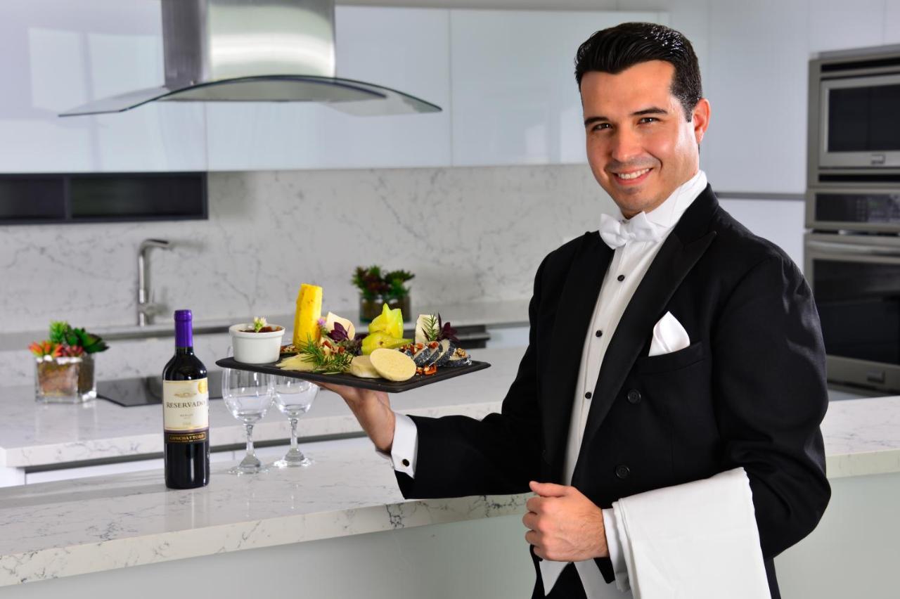 Baruk Guadalajara Hotel De Autor Kültér fotó A butler in a modern kitchen