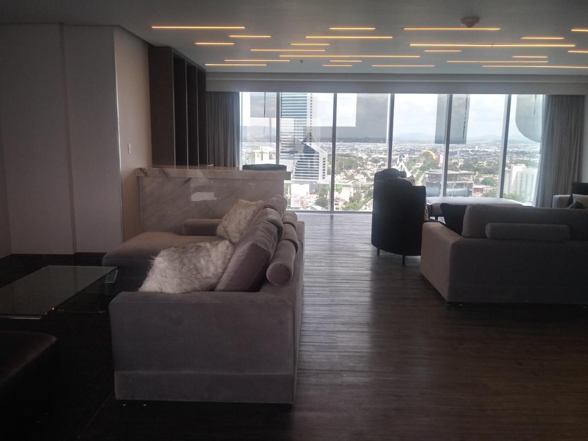 Baruk Guadalajara Hotel De Autor Kültér fotó A living room in a penthouse apartment at the Ritz-Carlton, DIFC